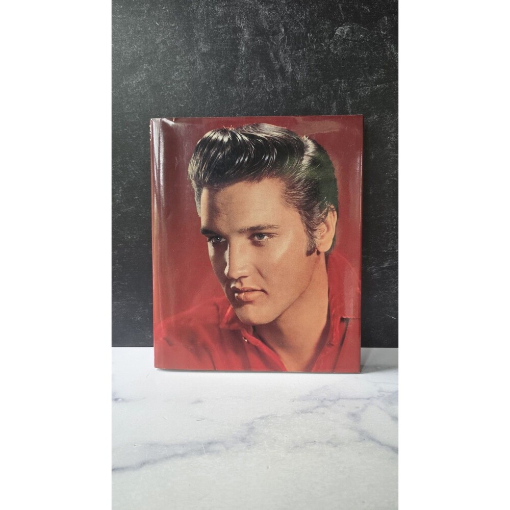 Elvis : A Celebration in Pictures by Life Magazine Editors and Charles Hirshberg